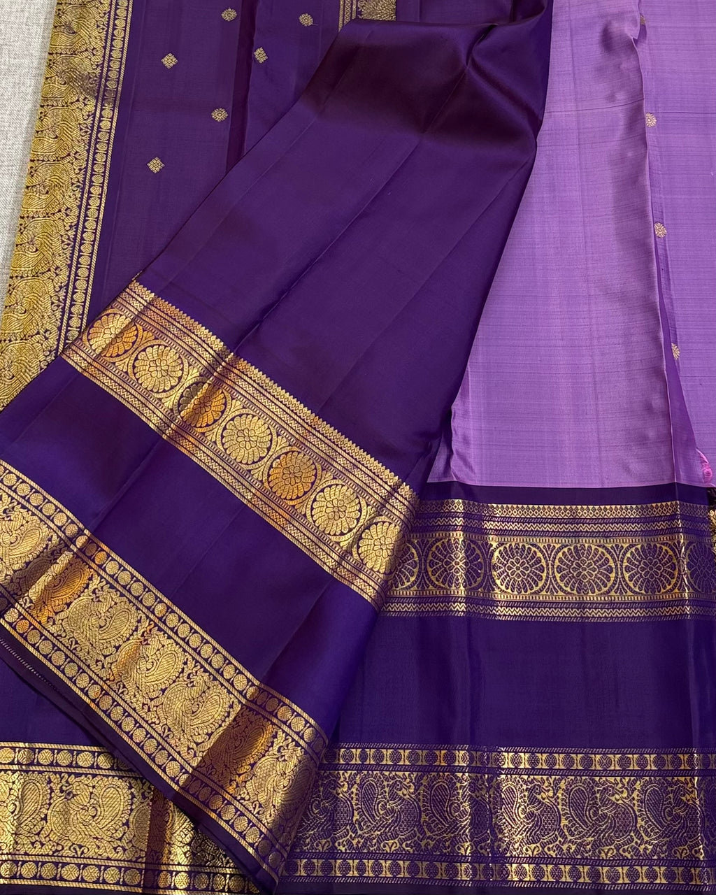 Lavender gap border kanchipurams